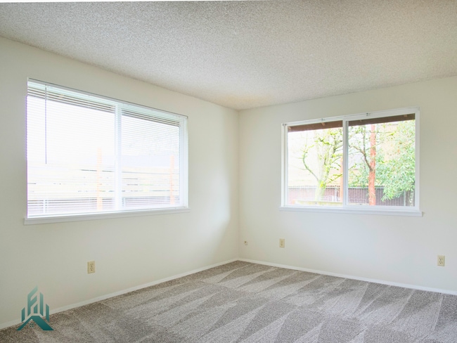 Building Photo - Quiet and comfortable 3 bed/ 1 bathroom house