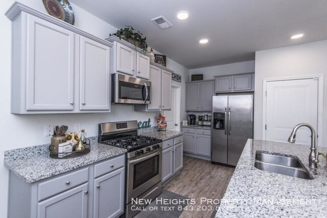 Building Photo - Gorgeous home in McKewn neighborhood!