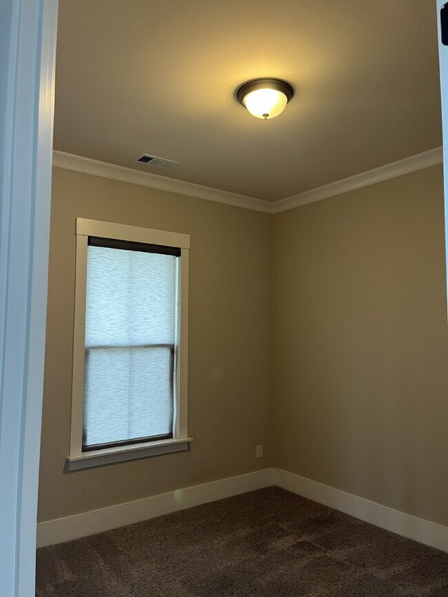 Building Photo - 1712 Biscayne Dr