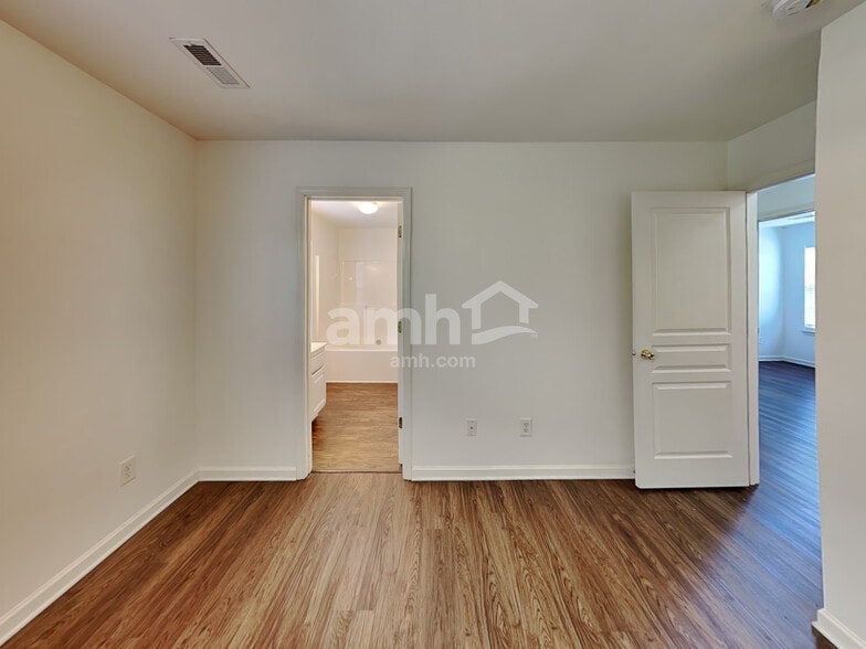 Building Photo - 10929 Shelly Renee Dr