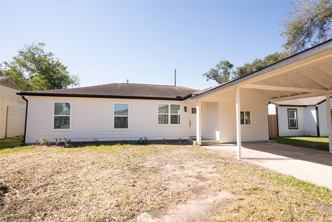 Building Photo - 10202 Cathedral Dr