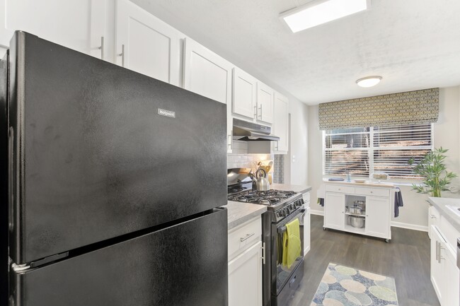 Kitchen - Reserve at Birch Creek Apartments