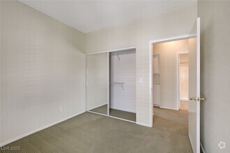 Building Photo - 251 S Green Valley Pkwy