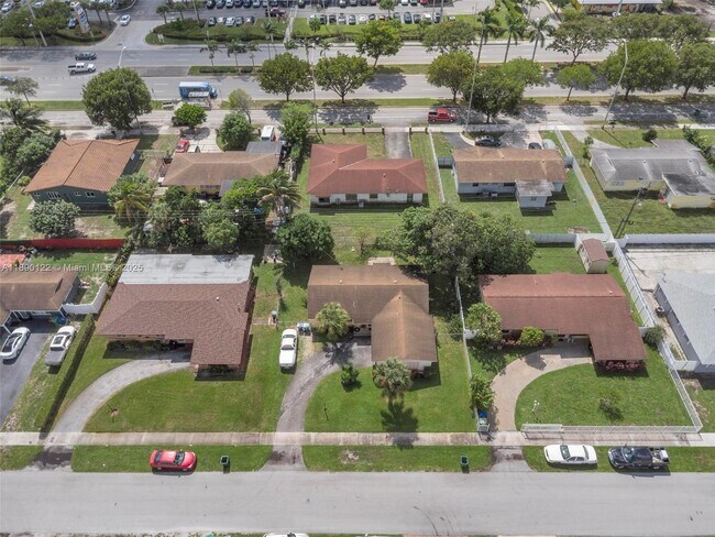 Building Photo - 2860 NW 184th St
