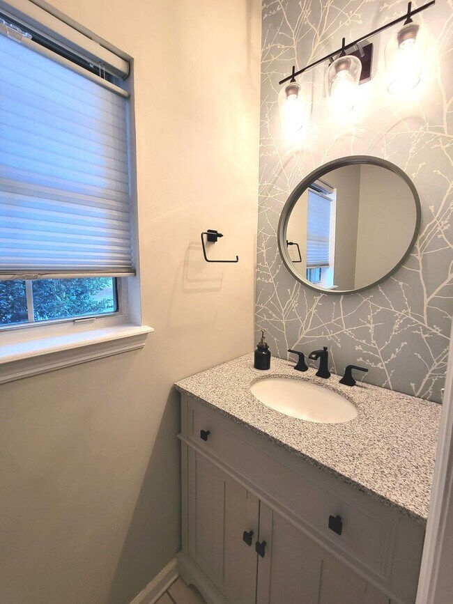 Building Photo - Stunning four bedroom in Charleston National on large lot - Mt. Pleasant