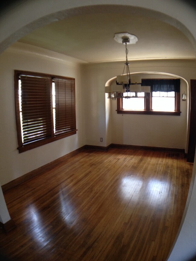 dining room - 3239 Wendover