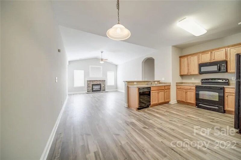 Building Photo - 5814 Bradford Lake