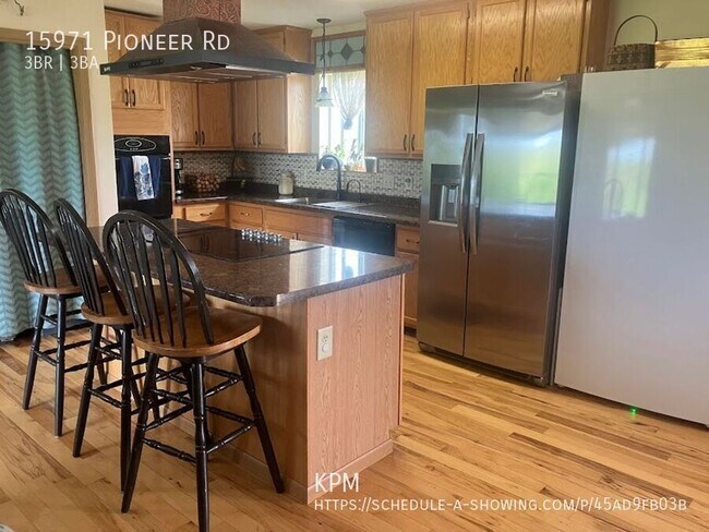 Building Photo - 15971 Pioneer Rd