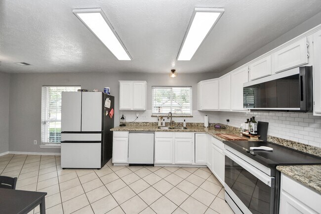 Building Photo - 20923 Moor Lily Ct