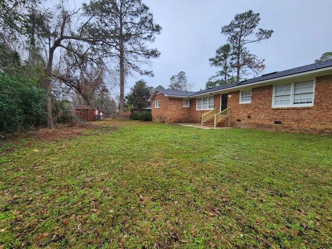 Building Photo - Spacious & Inviting 4-Bedroom Brick Home with Fenced Backyard in Valdosta!
