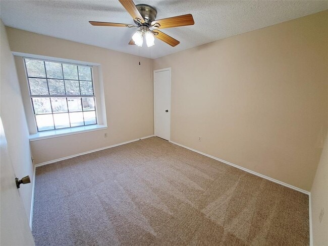 Building Photo - 12917 Steeple-Chase Dr