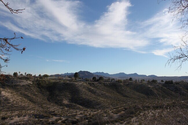 Building Photo - 288 Maricopa Dr