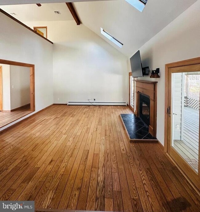 Building Photo - 15 Cherrywood Dr