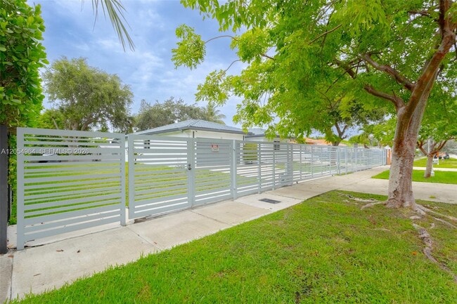 Building Photo - 30 NW 159th St