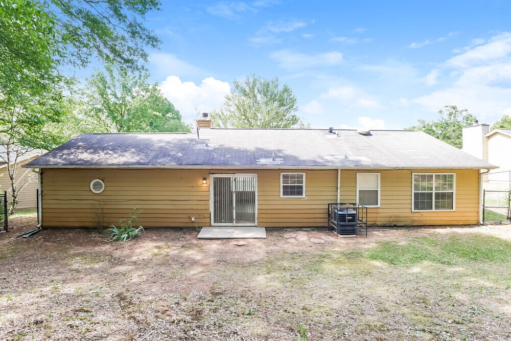 Building Photo - 225 River Birch Dr