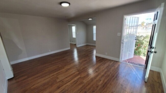 Building Photo - 1111 Flora St