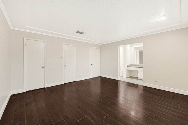 Building Photo - 5538 Fairview Forest Dr