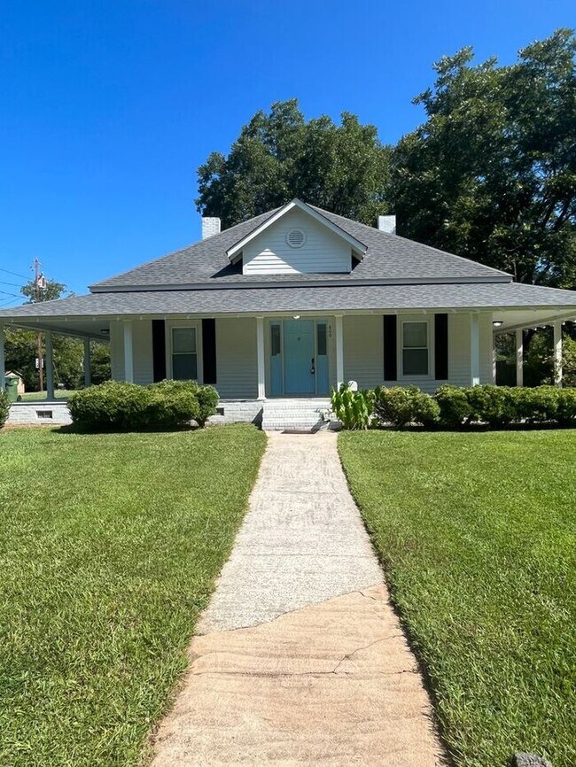 Full of Charm 4BD/1BA w/ WrapAround Porch 800 Chesterfield Ave