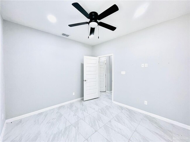 Building Photo - 13 Bella Costa Dr