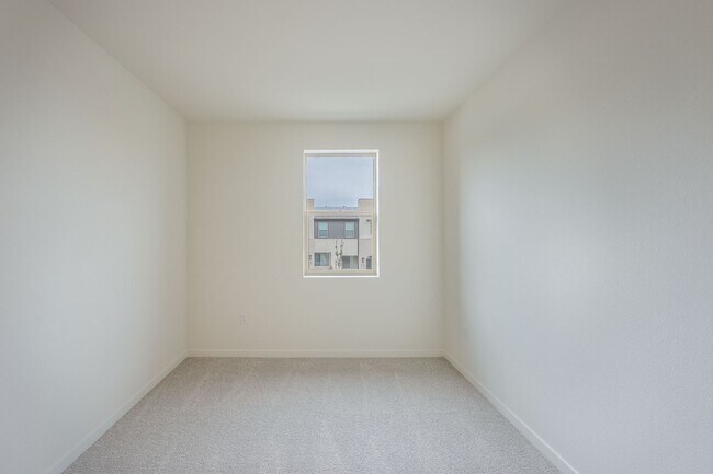 Building Photo - 3260 S Agate Paseo