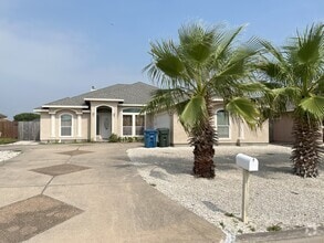 Building Photo - 15221 Main Royal Dr
