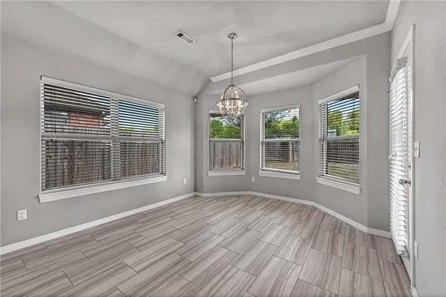 Bay window dining room - 2852 W Featherock Way