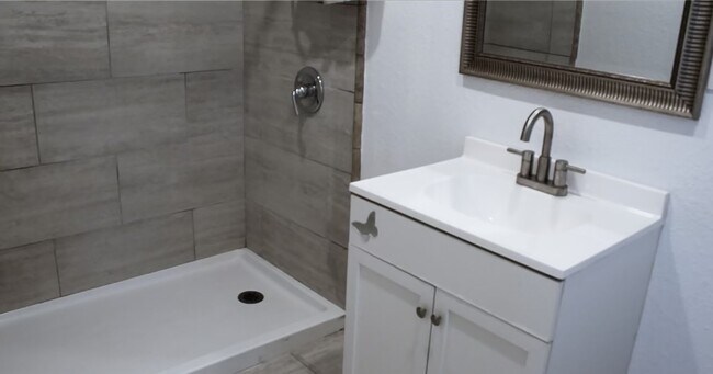 Bathroom - 312 Maxine Ave
