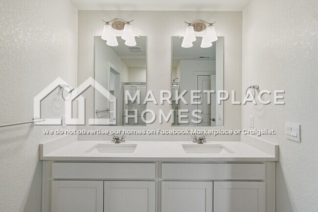 Building Photo - 127 N 66th Ave