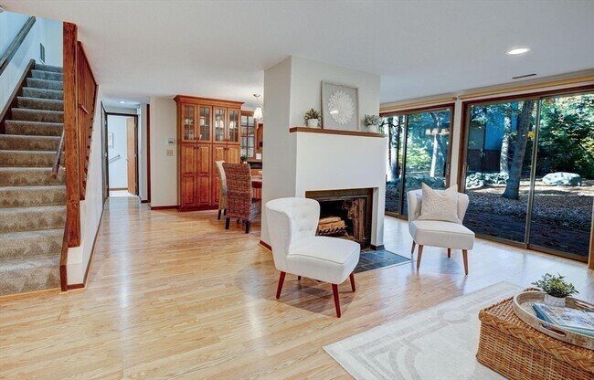 Building Photo - 546 Great Elm Way