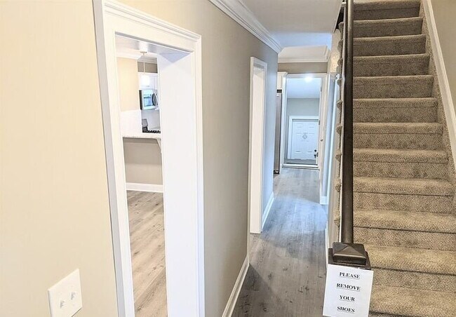 Building Photo - 3-Bed, 3-Bath in New Brunswick – Your Perfect Retreat!"