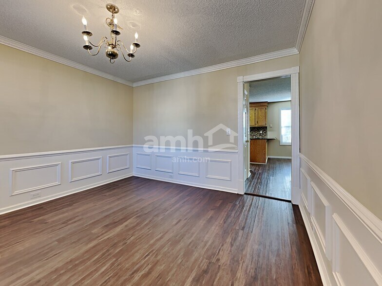 Building Photo - 110 Holbrook Ln