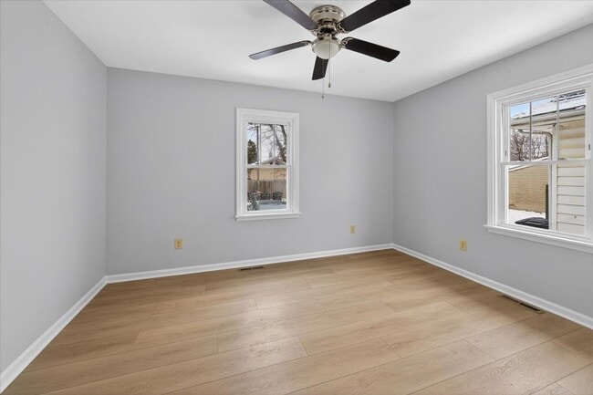 Building Photo - 533-533 N Sherman Dr