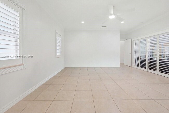 Building Photo - 16530 Lake Tree Dr
