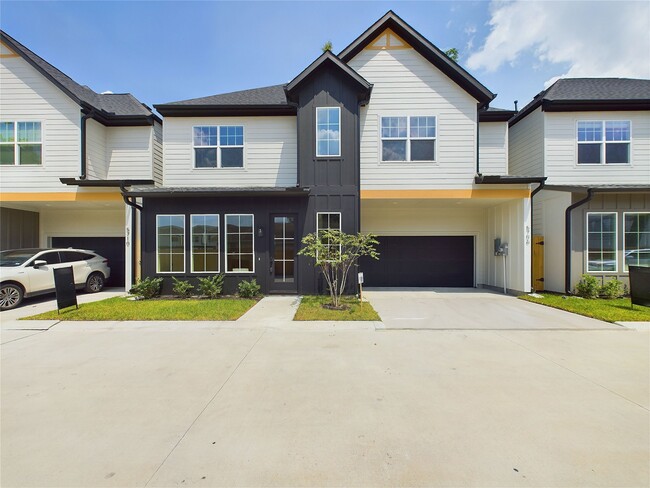 Building Photo - 5710 Barbara Rose Ln