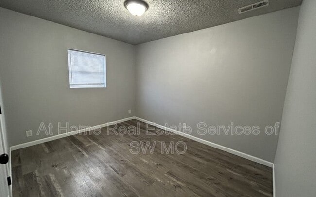 Building Photo - 930 S Campbell Ave