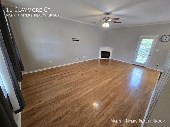 Building Photo - 11 Claymore Ct