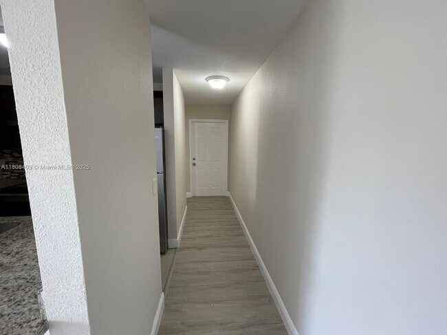 Building Photo - 1471 NW 22nd Ct