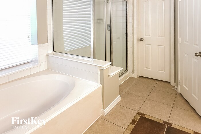 Building Photo - 16115 Fleethaven Ln