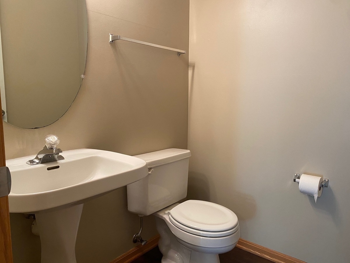 Building Photo - 7874 Garland Ln N