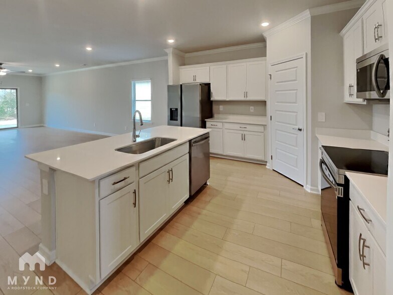 Building Photo - 15697 Ruthie Lynn Dr