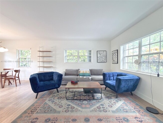 Building Photo - 2750 SW 28th Ct