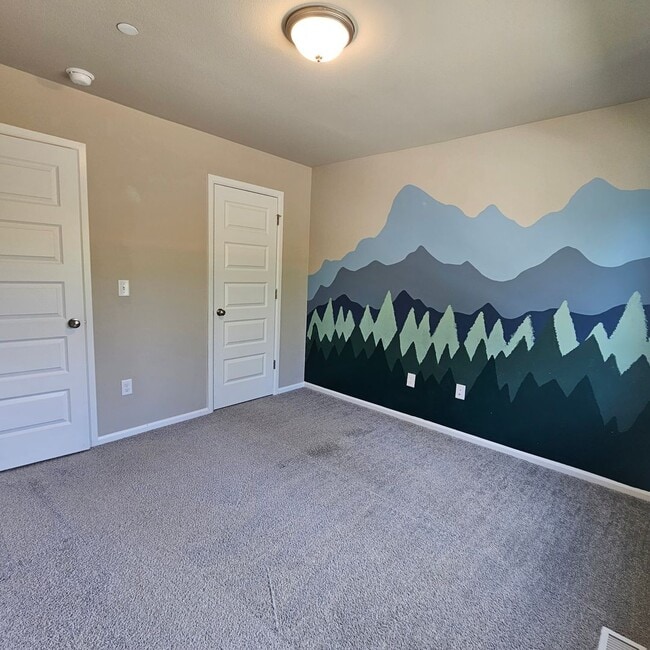 Building Photo - Beautiful 4-Bedroom Home with Spacious Loft, Fenced Yard & More!