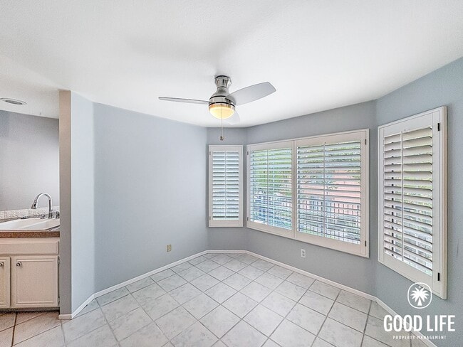Building Photo - SD: Spacious 2B/2BA Rancho Bernardo Condo with Balcony, W/D & Pool Access