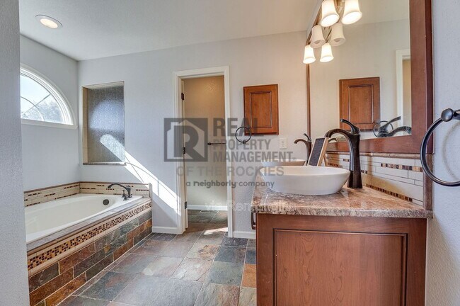 Building Photo - 5106 Saffron Ct