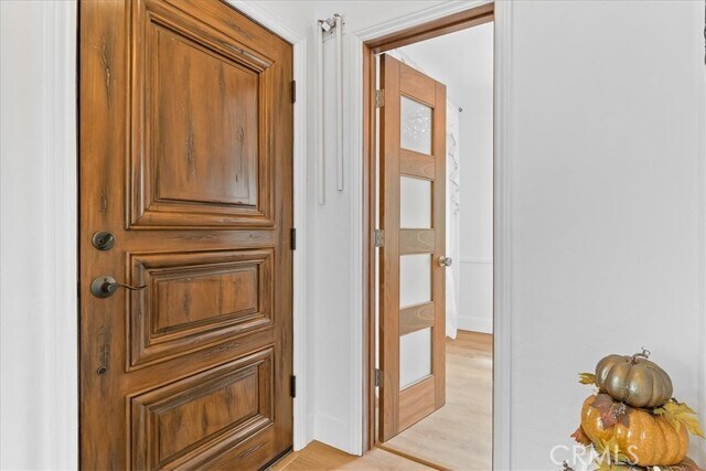 Building Photo - 1428 W 92nd St