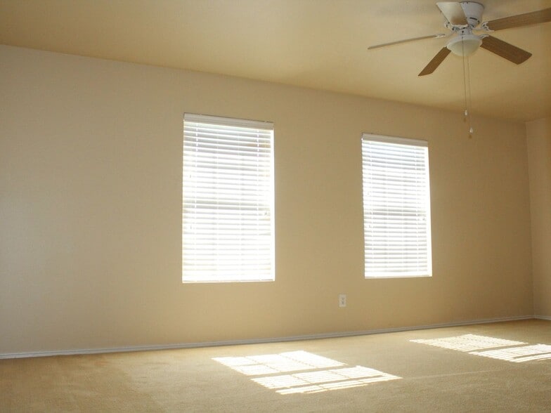 Building Photo - 12800 Cedar Hollow Dr