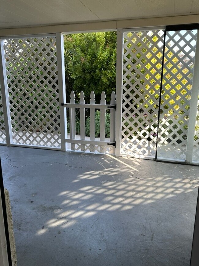 Cute Oceanside Studio with utilities inclu... 501 San Luis Rey Dr Oceanside CA 92058