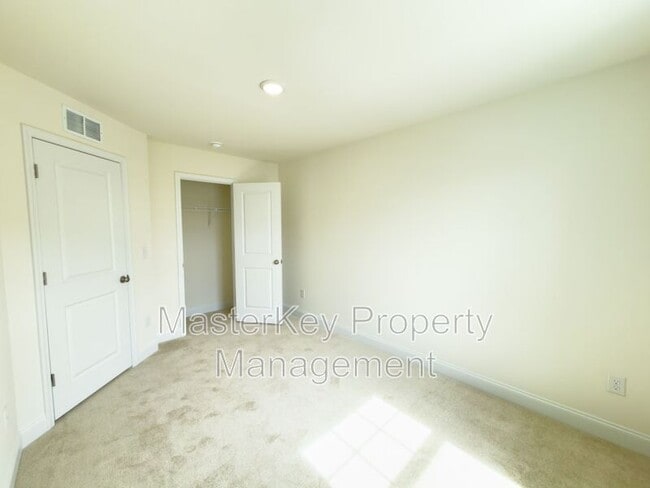Building Photo - 74 Bloodroot St