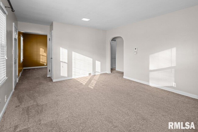 Building Photo - 1916 33rd St