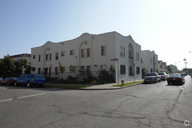 Primary Photo - 5136 Marathon St